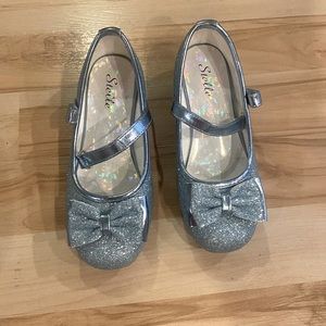 Girl’s Blue Sparkle Cinderella Shoes Size 12